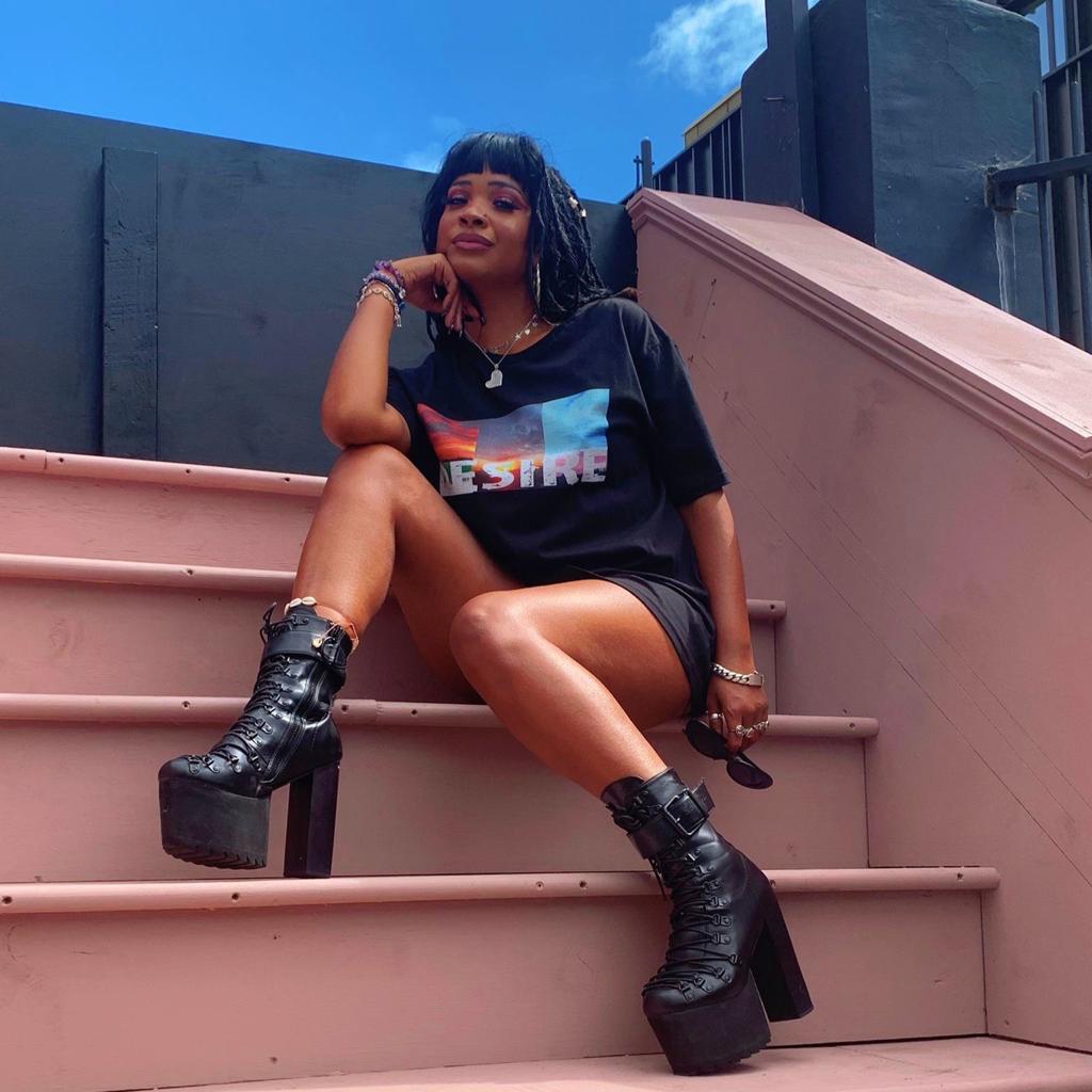 Women's cropped sweatshirt